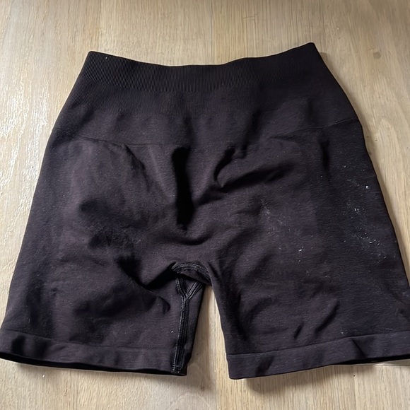 Alphalete chocolate brown amplify shorts - Picture 2 of 2